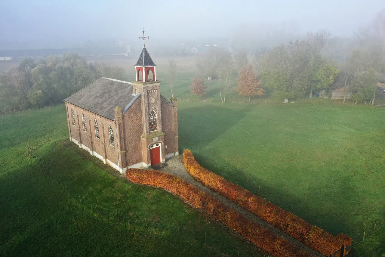 homoet kerkje