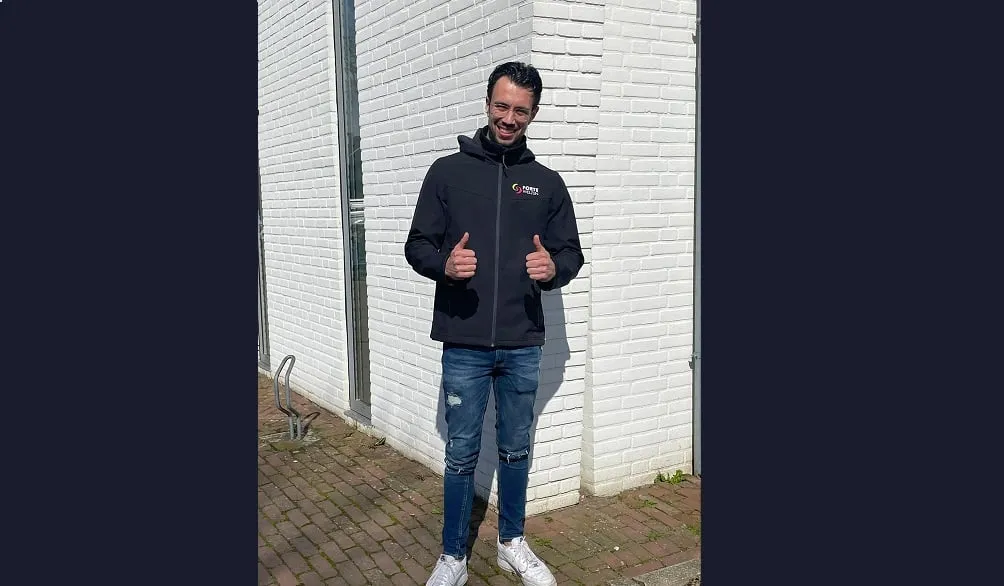 jongerenwerker dahley voor jongerencentrum driel