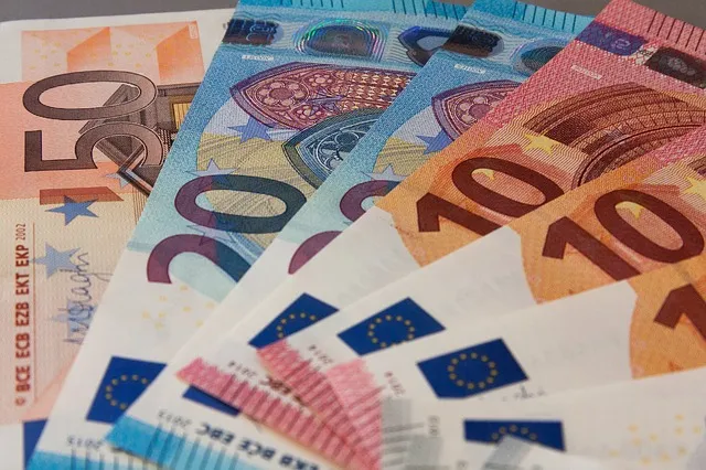 money g7b3a60245 640