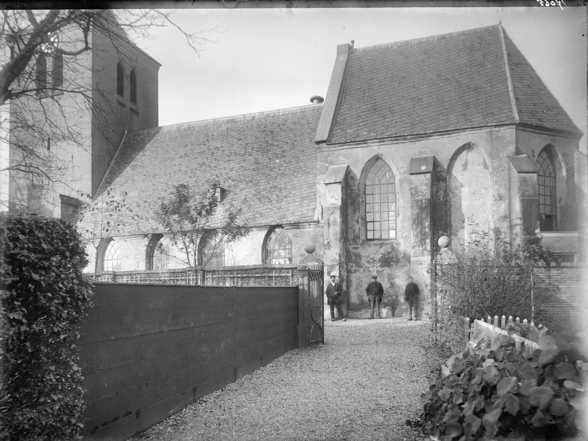 Kerk_vanuit_het_zuid-oosten_-_Zetten_-_20222077_-_RCE