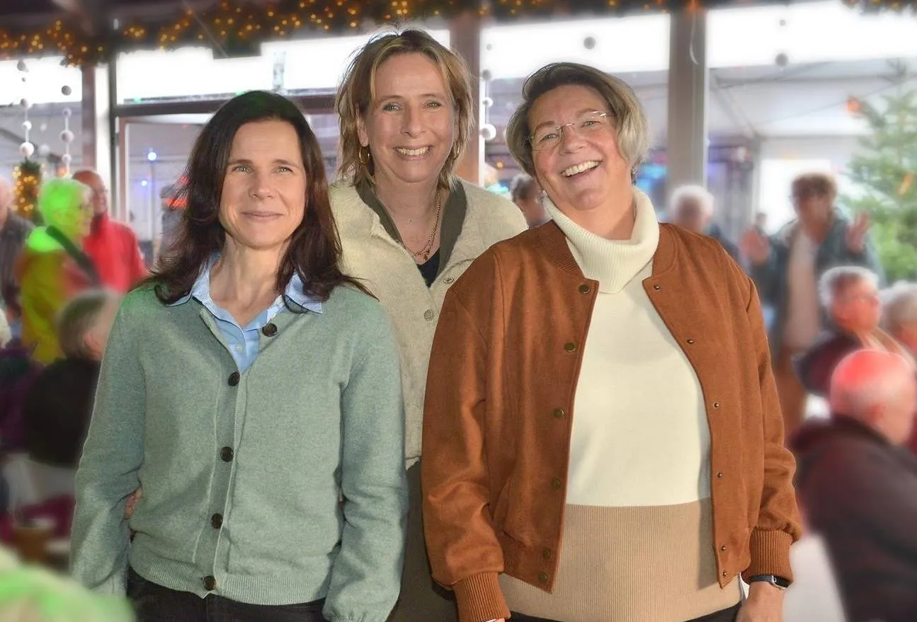Chantal Balke Karin de Krieger Hester van Aalst bij nieuwjaarsbijeenkomst Huiskamers van Elst 3