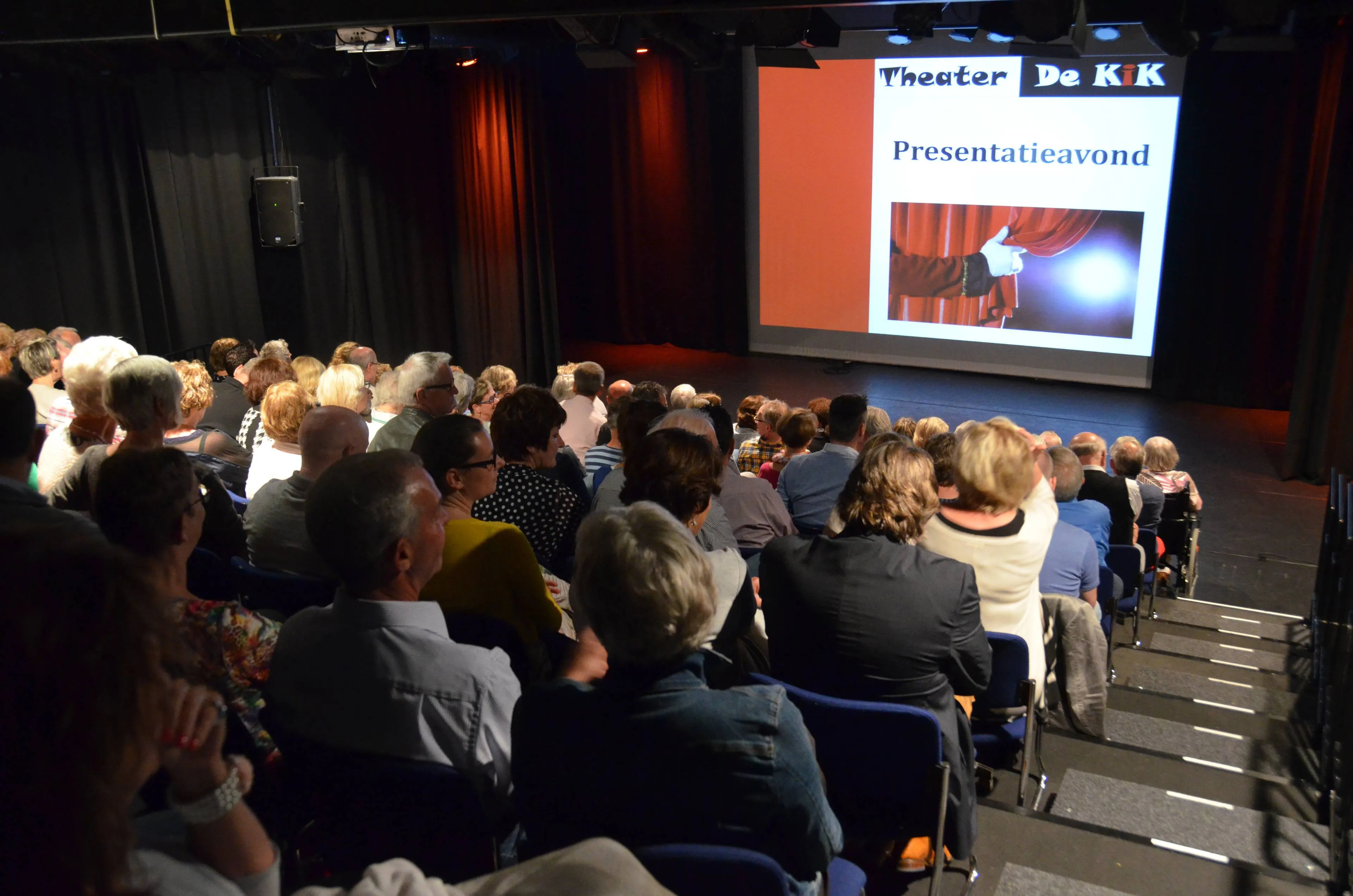 Theaterzaal-met-publiek-presentatieavond - foto Diane Radstake