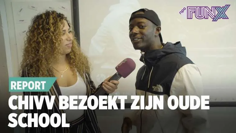 funx chivv deelt cadeau 8217 s uit op zijn oude basisschool qklvztg6e0k
