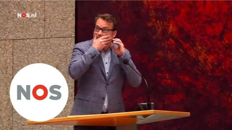 heavy man probeert zelfmoord te plegen in de 2e kamer dlch1ekwkrk