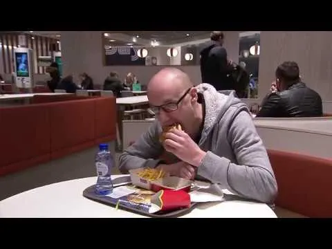verslaafd aan mcdonald 8217 s dit is de meest ongezonde burger die je kunt bestellen