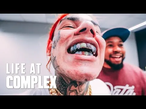 video 6ix9ine brengt een bezoekje aan complex