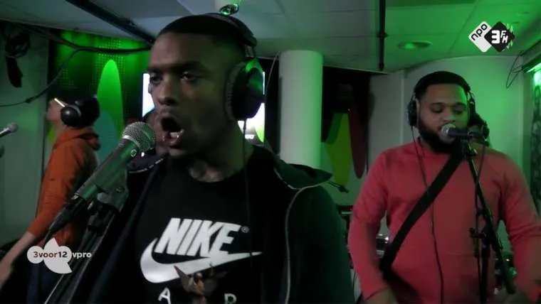 video de mannen van broederliefde doen jm en officieel live in de studio bij 3voor12