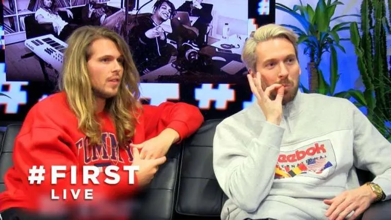video de mannen van kris kross vertellen over hun samenwerking met ronnie flex