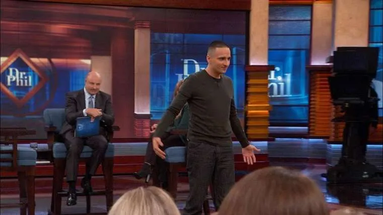 video dr phill gaat savage mode op een rapper die liegt dat hij bij een groot label werkt ga zitten of verdwijn 8230