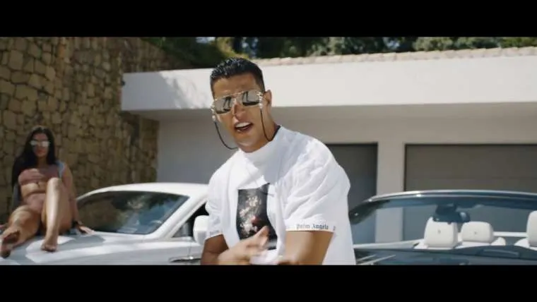 video kickboxer jalal oba laat zijn eerste offici le videoclip los lnnl7hljbjw