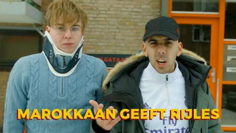 video marokkaan geeft rijles 8211 marokkaan flasht tata ffqp5vm3too