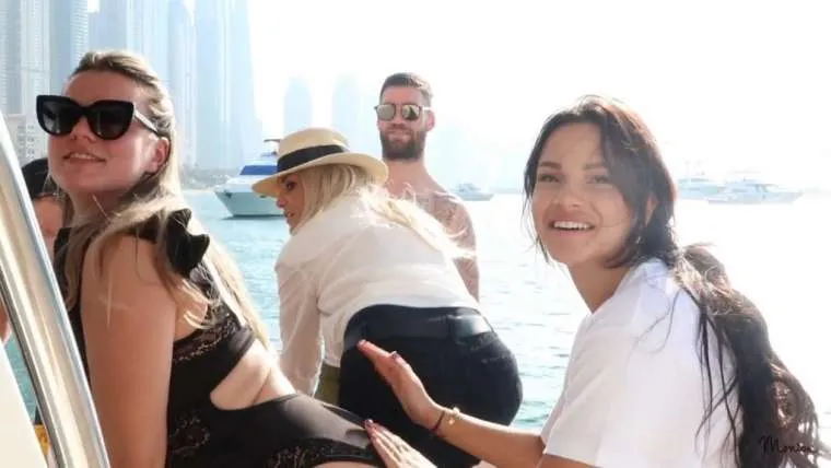 video monica geuze reageert op het gerucht dat ze maar 4 tenen zou hebben