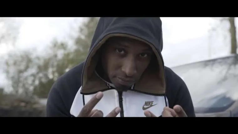 videoclip badboy taya 8211 wat maken we ft rambo 038 dindin