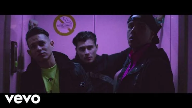 videoclip childsplay 038 chuckie 8211 kannievandieslettehouwe ft mula b louivos