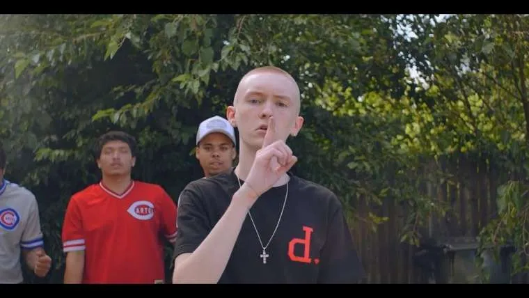 videoclip slim jesus 8211 the race remix