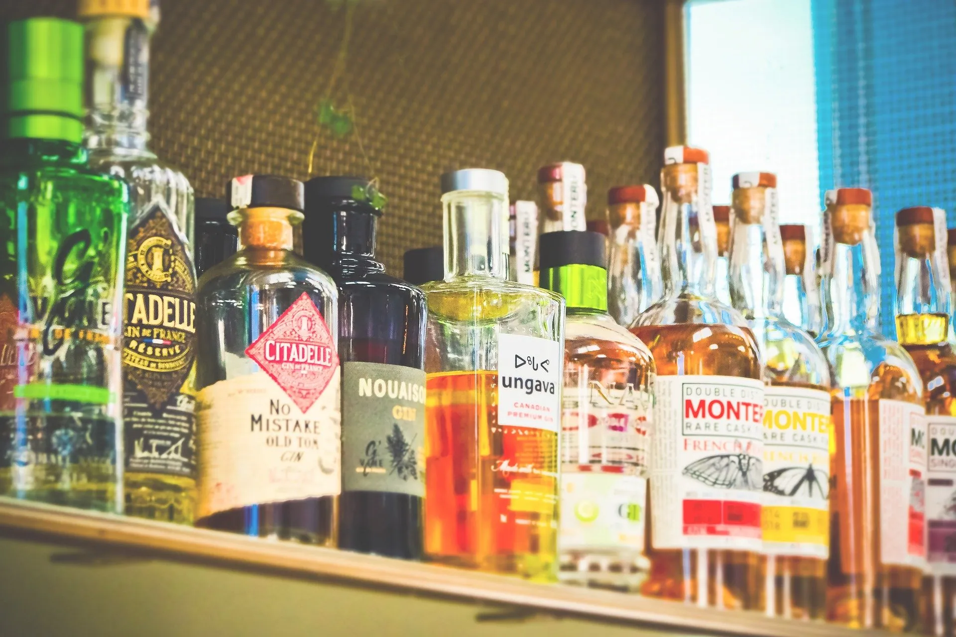 bottles 3623317 1920