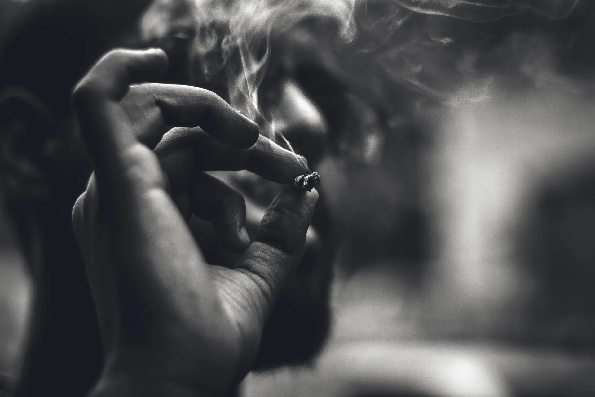 smoking 2529858 1920
