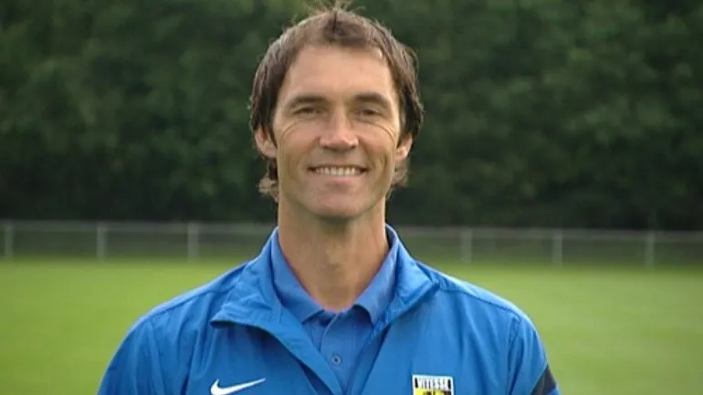 raimond van der gouw blijft bij vitesse