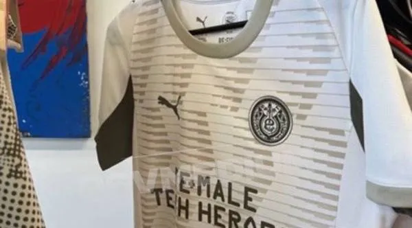 uitshirt