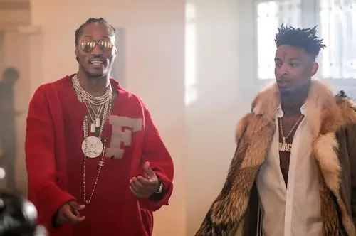 Future en 21 Savage huren waterpark af en vieren Hood Day met families ...