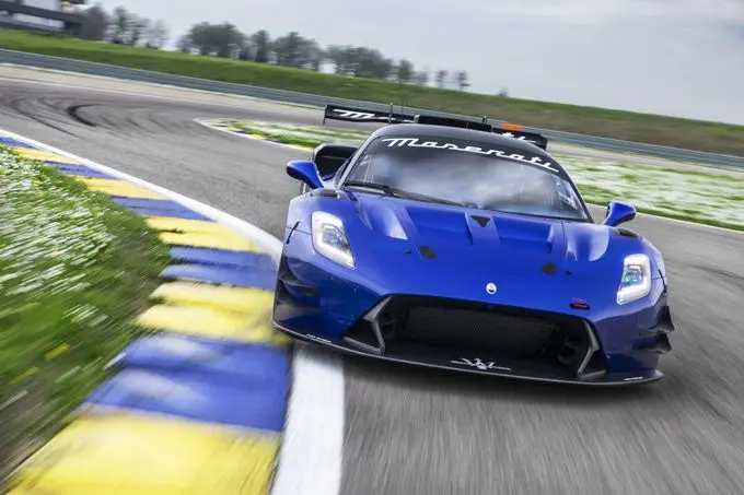 00 maserati gt2