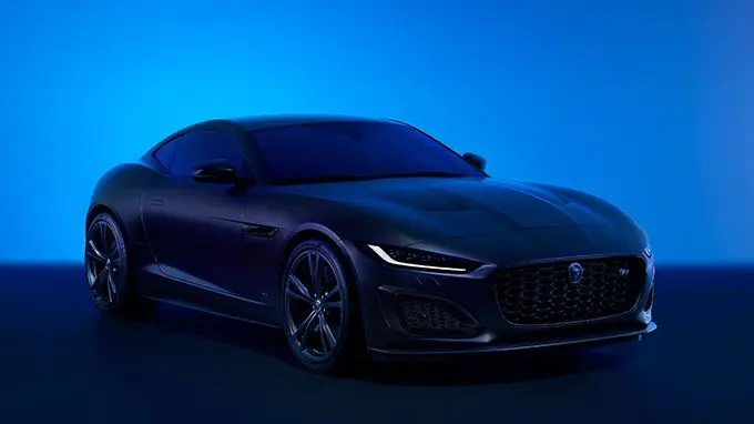 001 jag f type 24my coupe exterior front 3qr 022 pr 111022