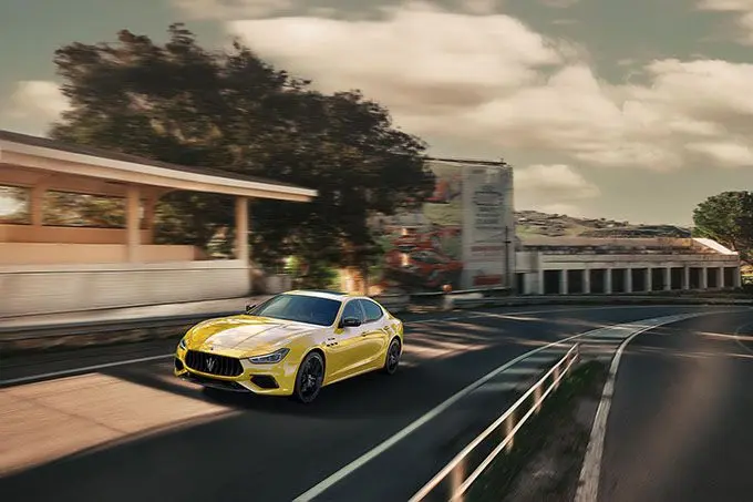 01 ghibli mc edition giallo corse