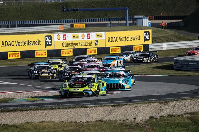 01 gtm720 26489jb bu leiders race 01