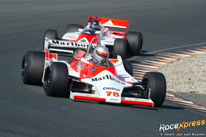 01 hjk 2293