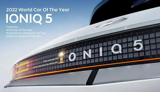 01 hyundai spant de kroon bij uitreiking world car awards