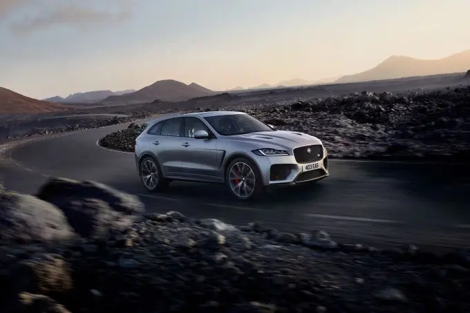 01 jaguar f pace svr