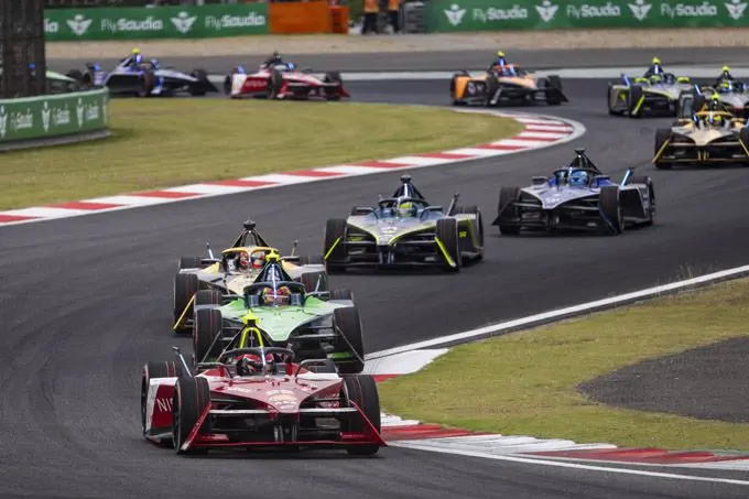 01 nissan pakt waardevolle punten in beide races van eerste shanghai e prix