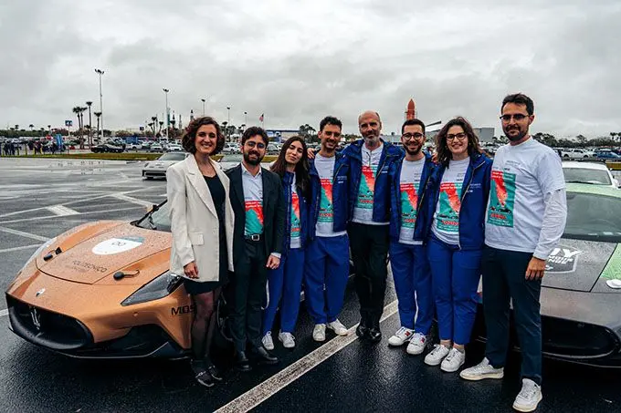 01 team autonomous driving world speed record maserati mc20 cape canaveral