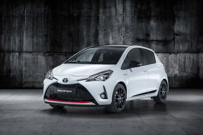 01 toyota yaris gr sport