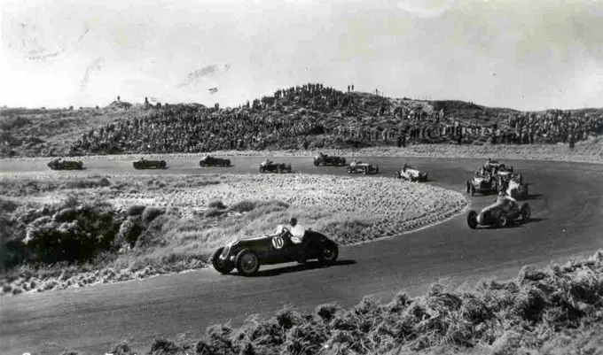 0325 1024x 0325 trackwalk 1948 gp tarzanbocht