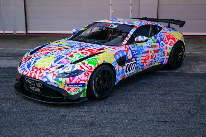 1 amr art car du street art racing 6411639f9673ad11587f0551