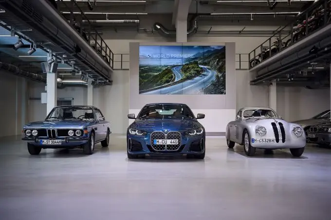 1 drie generaties bmw sportwagens p90390690 mediumres