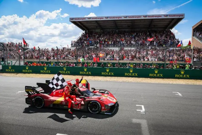 1 ferrari winnaar finishvlag 6485e257d46b1