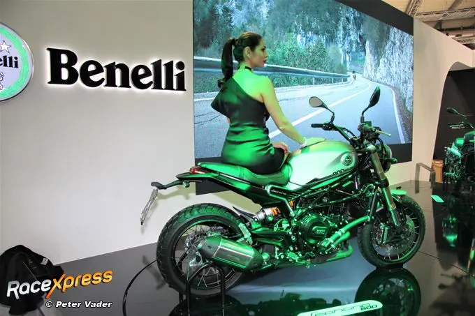 1 moto babe benelli img 9640