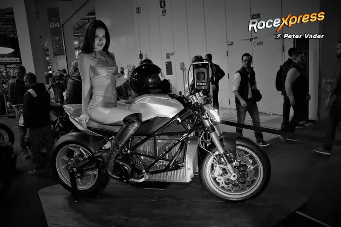 1 moto babe img 9621 rx logo