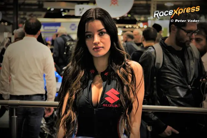 1 moto babe suzuki sauna img 9605 rx logo