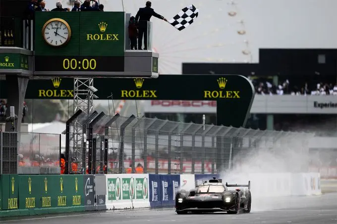 1 nr7 passeert de finish 448496319 767239765618091 887135295438442297 n