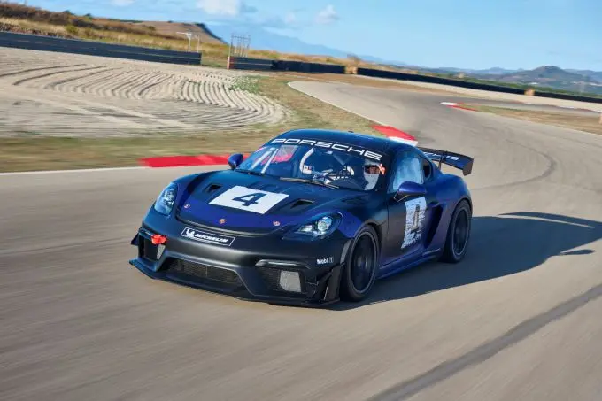 1 porsche 718 cayman gt4 rs clubsport 769 198