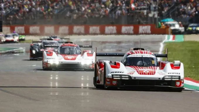 1 porsche voor toyota in fuji img 1