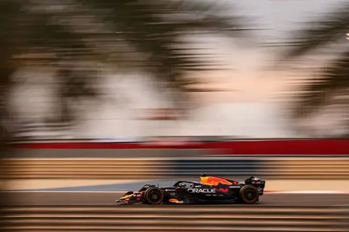 1 red bull rb20 actie bahrein foto rbcp si202502280508