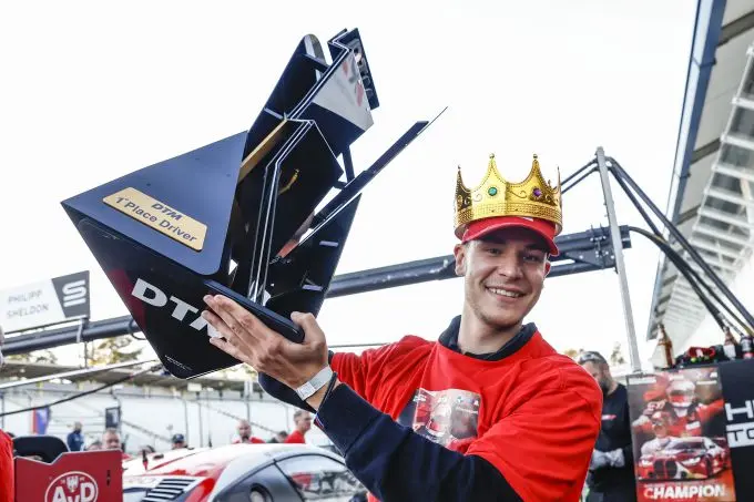 1 sheldon van der linde kroning dtm kampioen 2022 dtm2022hockh jt10271