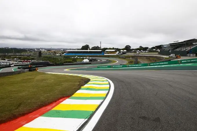1 stake f1 team kick sauber reist af naar interlagos
