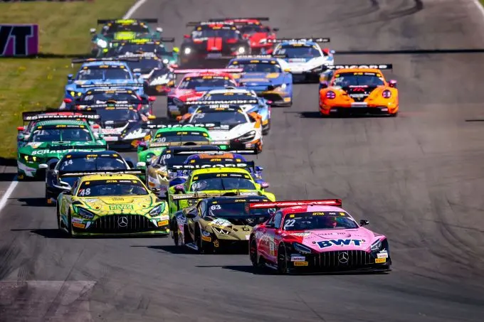 1 start auer voorop dtm125 042613323604352js tu