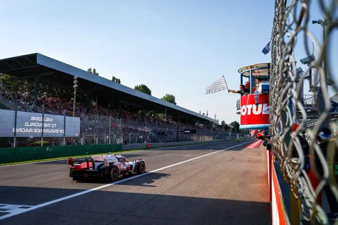 1 toyota nr7 passeert finishvlag als winnaar 359260732 252492677530378 8414163189835310357 n