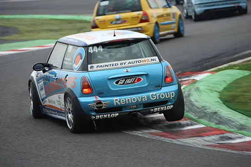 100318 miniracing1